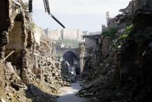 Une photo prise le 12 février 2019 montre une vue générale des dégâts provoqués par la guerre dans le marché de Saqtiya dans le vieux Alep en Syrie, où des travaux de rénovation sont en cours