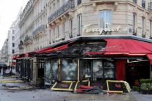 La brasserie Le Fouquet's, brûlée et saccagée lors de la manifestation des "gilets jaunes", le 16 mars 2019 sur les Champs-Elysées, à Paris