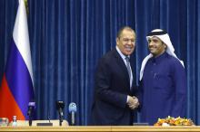 Le minisqtre qatari des Affaires étrangères cheikh Mohammed ben Abdelrrahmane Al-Thani au cours d'une conférence de presse à Doha avec son homologue russe Sergueï Lavrov le 4 mars 2019