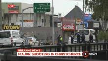Capture d'image de la télévision néo-zélandaise de policiers sécurisant une zone après une attaque contre une mosquée, le 15 mars 2019 à Christchurch