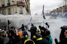 Heurts entre Gilets jaunes et la police samedi à Paris le 16 mars 2019