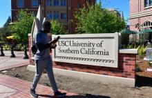 La nomination de Carol Folt à la présidence de l'USC intervient alors que l'université se débat dans des scandales d'agression sexuelle et de fraude aux admissions
