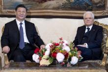 Le président italien Sergio Mattarella (c) et son homologue chinois Xi Jinping, le 22 mars 2019 à Rome