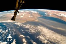Vue depuis l'ISS de la Terre et des formations nuageuses, le 7 août 2018