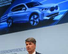 Harald Krueger, le patron du constructeur allemand BMW, présente les résultats 2018 de la marque, le 20 mars 2018 à Munich