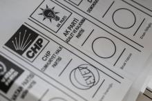 Un bulletin de vote pour les élections municipales, dans un bureau de vote d'Istanbul, le 31 mars 2019