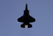 Les Etats-Unis suspendent les livraisons d'équipements liées aux avions de chasse F-35 à la Turquie.