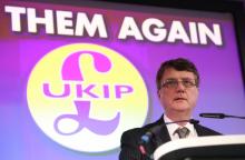 Le leader du Parti de l'indépendence du Royaume-Uni, Gerard Batten, pendant une conférence de presse lançant sa campagne pour les européennes à Londres le 18 avril 2019