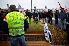 "Soyez solidaires, rejoignez les gilets jaunes": un gilet jaune à Rennes le 5 février