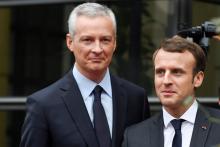 Le ministre de l'Economie Bruno Le Maire (g) et le président de la République Emmanuel Macron, le 21 novembre 2017 à Paris