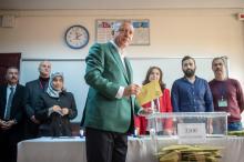 Le président turc Tayyip Erdogan (c) s'apprête à voter aux élections municipales, le 31 mars 2019 à Istanbul