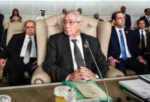 Le président du Conseil de la Nation, chambre haute du Parlement, Abdelkader Bensalah assiste à la session d'ouverture du 30e sommet de la Ligue arabe à Tunis, le 31 mars 2019