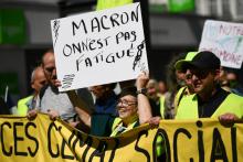 Des "gilets jaunes" manifestent à Saint-Denis le 20 avril 2019