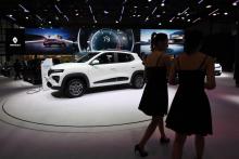 Renault espère se faire une place en Chine avec le petit SUV citadin électrique K-ZE, en présentation le 17 avril 2019 au salon de Shanghai