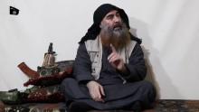 Un homme présenté comme le chef du groupe Etat islamique (EI) Abou Bakr Al-Baghdadi dans une image capturée d'une vidéo de propagande diffusée lundi par l'EI. Date et lieu du tournage inconnus