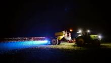 Un fermier français diffuse du glyphosate sur un de ses champs de maïs, à Saint-Léonard-des-Bois, le 21 mars 2019