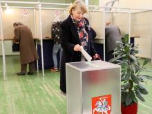 Des Lituaniens votent par anticipation à Vilnius, le 10 mai 2019