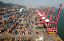 Des conteneurs au port de Lianyungang, le 8 mai 2019 dans l'est de la Chine