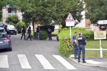 La police effectue une perquisition le 27 mai 2019 à la résidence Les Ifs, à Oullins, dans la proche banlieue de Lyon, quelques heures après l'interpellation d'un suspect dans l'enquête sur l'explosio