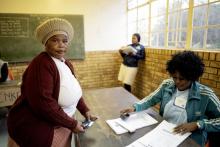 Une sympathisante de l'ANC pendant un meeting électoral à Johannesburg, le 5 mai 2019