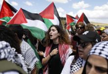 Des Palestiniens et des Arabes israéliens manifestent le 9 mai 2019 près de Umm el Fahm, dans le nord d'Israël, pour commémorer la "catastrophe" de l'exode des Palestiniens à la création d'Israël en 1