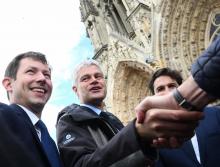 François-Xavier Bellamy (g) et Laurent Wauquiez en campagne pour les élections européennes à Reims, le 9 mai 2019