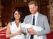 Prince Harry et Meghan Markle présentent leur fils Archie, 8 mai 2019.