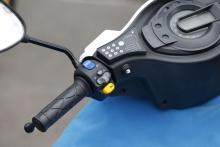 Un scooter électrique en libre service Cityscoot