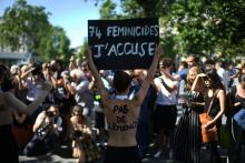 Rassemblement pour demander des mesures immédiates contre les féminicides, le 6 juillet 2019 à Paris
