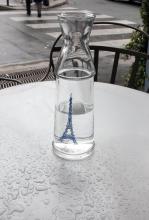 La préfecture de Paris a catégoriquement démenti sur Twitter tout "risque pour la santé publique" à consommer l'eau potable de la capitale, à la suite de rumeurs faisant état d'une alerte à la polluti