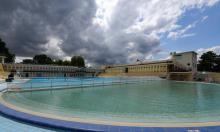 Vue générale de la piscine Art Déco de Burya-la-Buissi-re dans le Pas-de-Calais le 12 juillet 2019