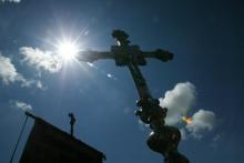 Relancé en 1994 après près de quatre siècles de mise en sommeil, le pèlerinage du Tro Breizh, parfois surnommé le Saint-Jacques de Compostelle breton, suscite un engouement grandissant, porté égalemen