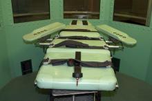 Le lit à harnais sur lequel sont attachés les condamnés à mort avant l'administration de l'injection
