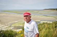Andre Ollivro, coprésident de l'association "Halte aux marées vertes" à la plage de Grandville, le 10 juillet 2019