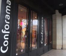 Les salariés du magasin Conforama Pont-neuf étaient amers mardi, au lendemain de l'annonce de la suppression de 1.900 emplois et de la fermeture de 32 magasins dont le leur, situé dans le centre de Pa