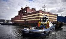 La Russie présente le 19 mai 2018 la première centrale nucléaire flottante au monde lors d'une cérémonie pour son amarrage à Mourmansk, port du Grand nord