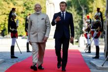 Le président Emmanuel Macron (d) reçoit le Premier ministre indien Narendra Modi au Château de Chantilly, le 22 août 2019 près de Paris