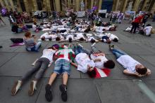 Des professionnels de la santé participent à une mobilisation à Bordeaux, le 2 juillet 2019