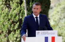 Le président Emmanuel Macron s'exprime le 15 août 2019 à Saint-Raphaël (Var) lors des célébrations du 75e anniversaire du débarquement de Provence