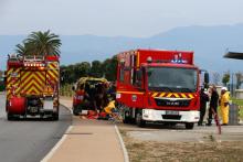 Des pompiers se préparent à intervenir dans la station d'épuration d'Ajaccio, le 18 septembre 2019, après un incident sur une cuve de chlore