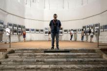 Le photojournaliste mexicain Guillermo Arias pendant son exposition au festival Visa pour l'image de Perpignan, le 7 septembre 2019