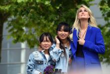 Laeticia Hallyday avec ses filles Jade et Joy, le 15 juin 2019 à Toulouse