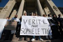 "La vérité pour Sophie Le Tan", des soutiens de la famille Le Tan réclame justice, en octobre 2018, devant le palais de justice de Strasbourg