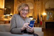 La ministre du Travail, Muriel Pénicaud présente l'appli "moncompteformation", dans son bureau à Paris, le 15 novembre 2019