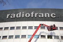 La CGT, la CFDT, le SNJ et Sud de Radio France, appellent à la grève à partir de lundi pour protester contre le plan de départs volontaires touchant près de 300 salariés du groupe public