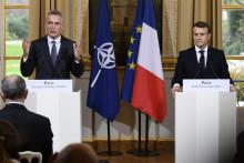 Le secrétaire général de l'Otan Jens Stoltenberg (à gauche) et le président français Emmanuel Macron, le 15 mai 2018 à Paris