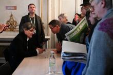 Le directeur de publication de Charlie Hebdo Laurent Sourisseau, dit Riss s'adresse à des lecteurs lors d'une rencontre publique à Strasbourg, le 2 novembre 2019