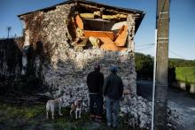 Une maison éventrée après le séisme du 11 novembre en Ardèche
