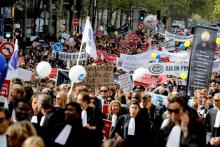 Plusieurs milliers d'avocats dans la rue à Paris pour protester contre la réforme des retraites le 16 septembre 2019