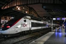 Avec un organigramme encore incomplet, la SNCF doit se transformer mercredi 1er janvier en une société anonyme qui n'embauchera plus ses nouvelles recrues au statut de cheminot.